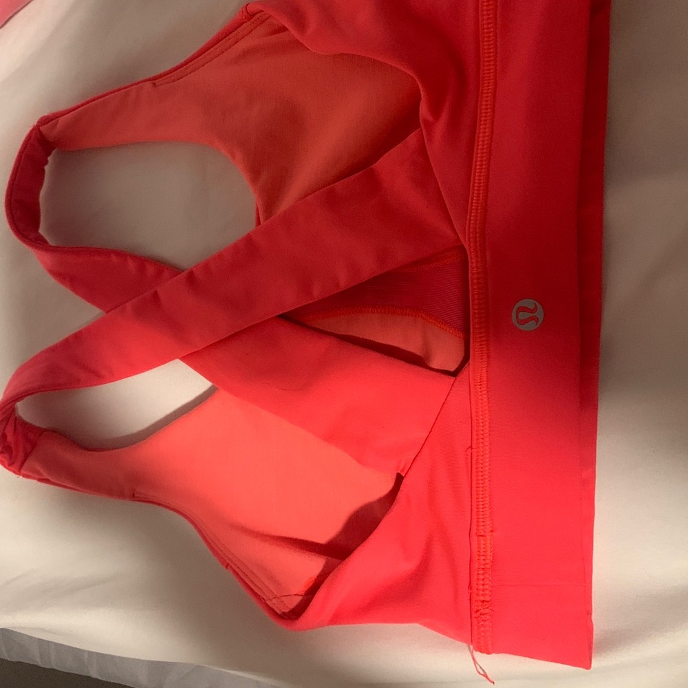 Lululemon sports bra